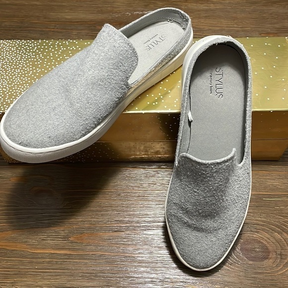 𝅺SIZE 10 shoes - Picture 1 of 6